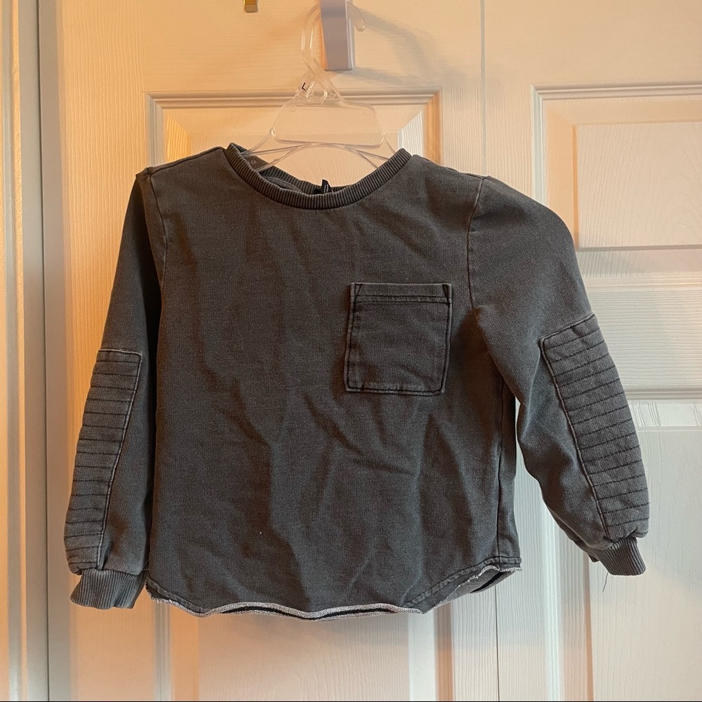 Grey sweatshirt girls Art Class 5t
